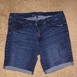 Universal Thread Shorts